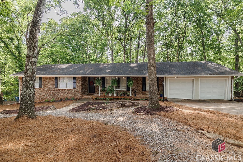 387 Richard Way