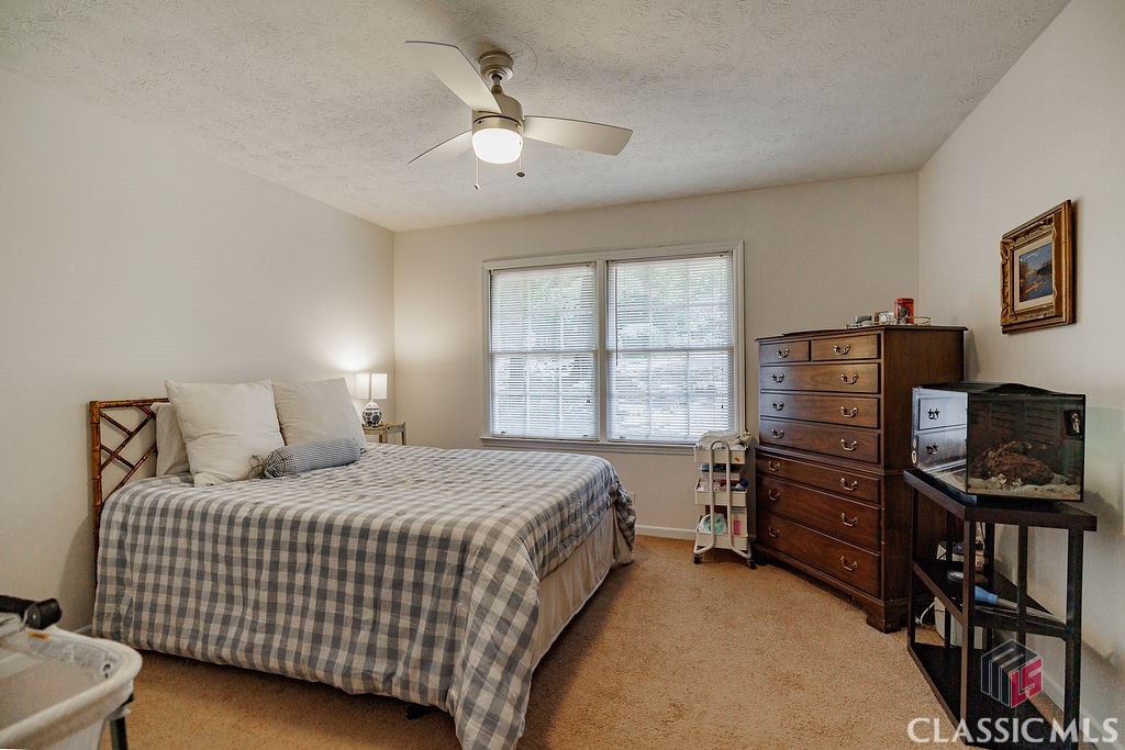 387 Richard Way