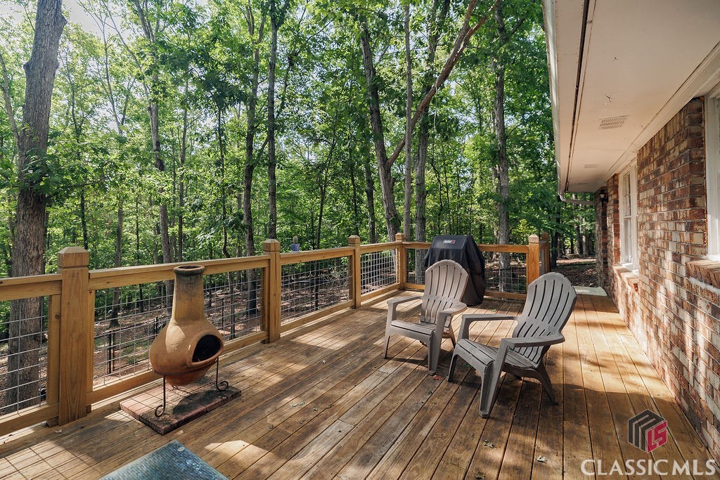 387 Richard Way