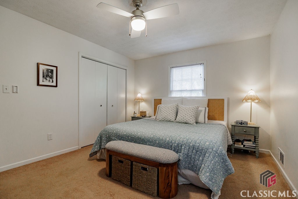 387 Richard Way