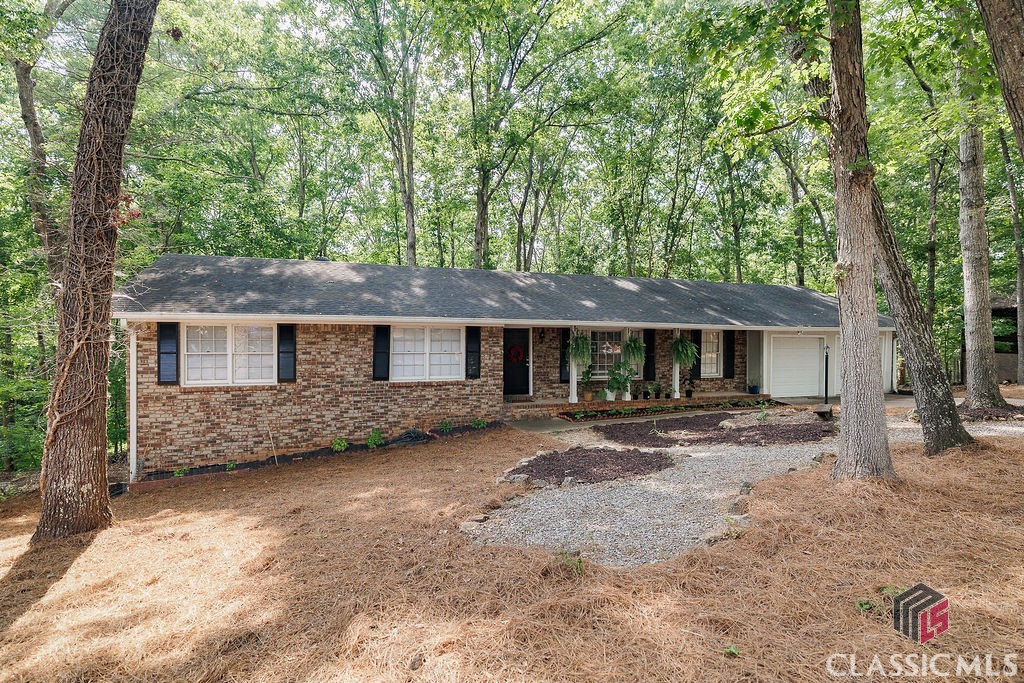 387 Richard Way