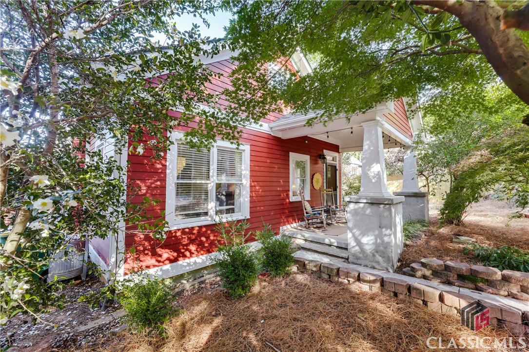 250 New Avenue