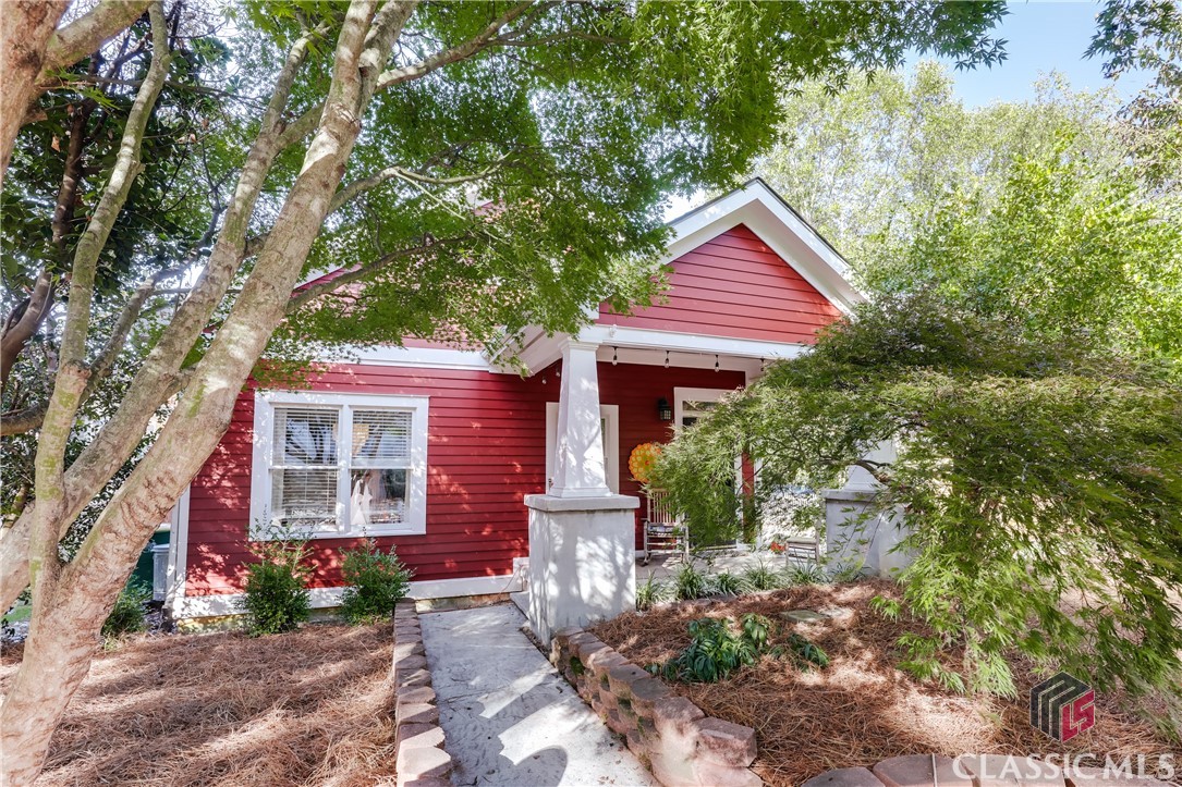 250 New Avenue