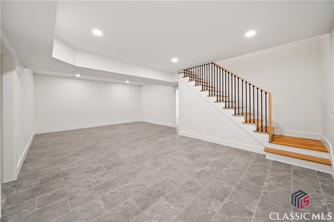 685 Pinecrest Drive