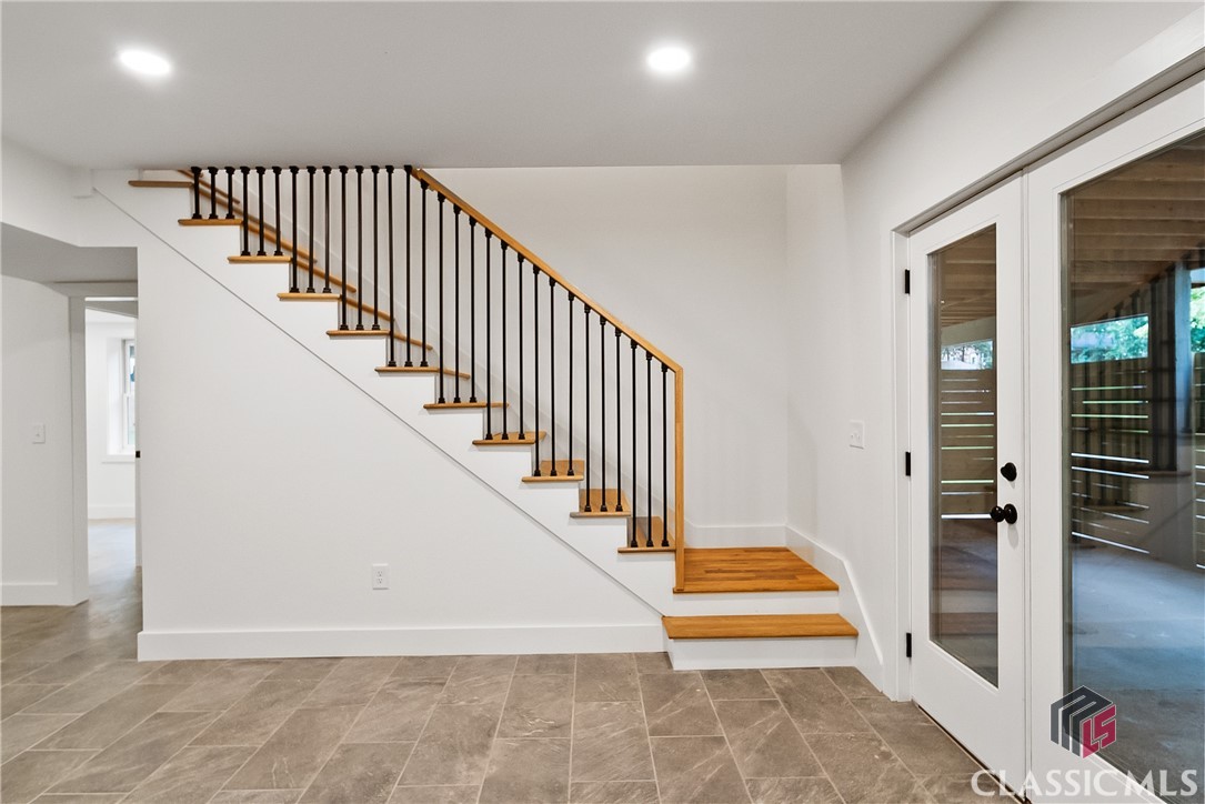 685 Pinecrest Drive