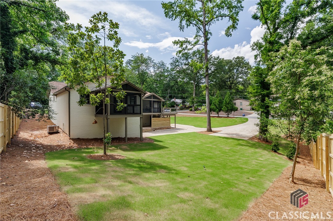 685 Pinecrest Drive