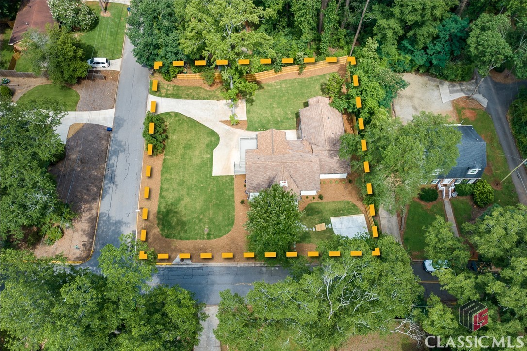 685 Pinecrest Drive