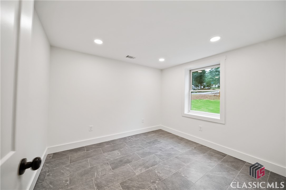 685 Pinecrest Drive
