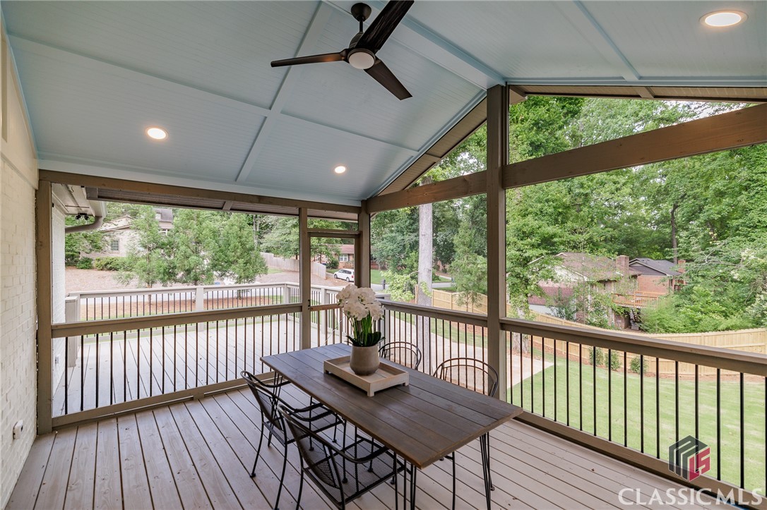 685 Pinecrest Drive