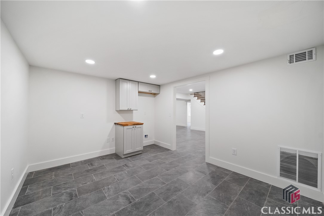 685 Pinecrest Drive