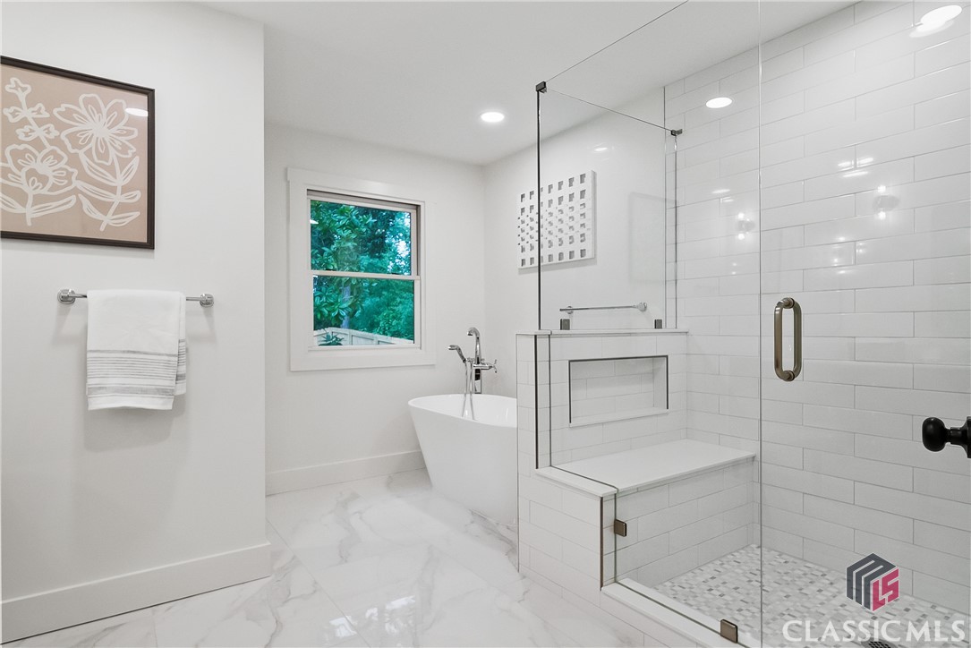 685 Pinecrest Drive