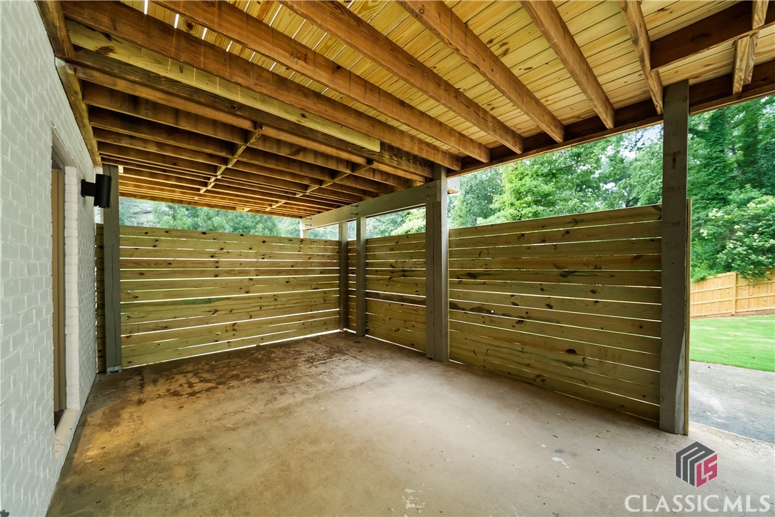685 Pinecrest Drive