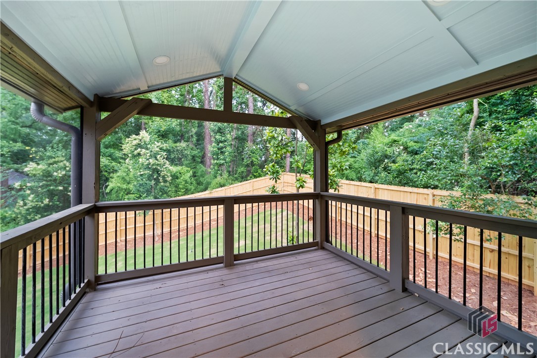 685 Pinecrest Drive