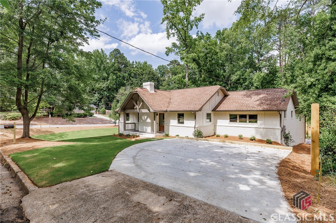 685 Pinecrest Drive