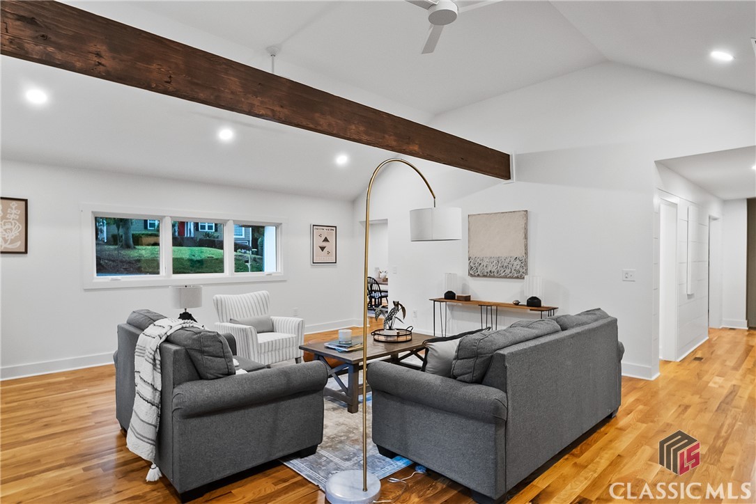 685 Pinecrest Drive