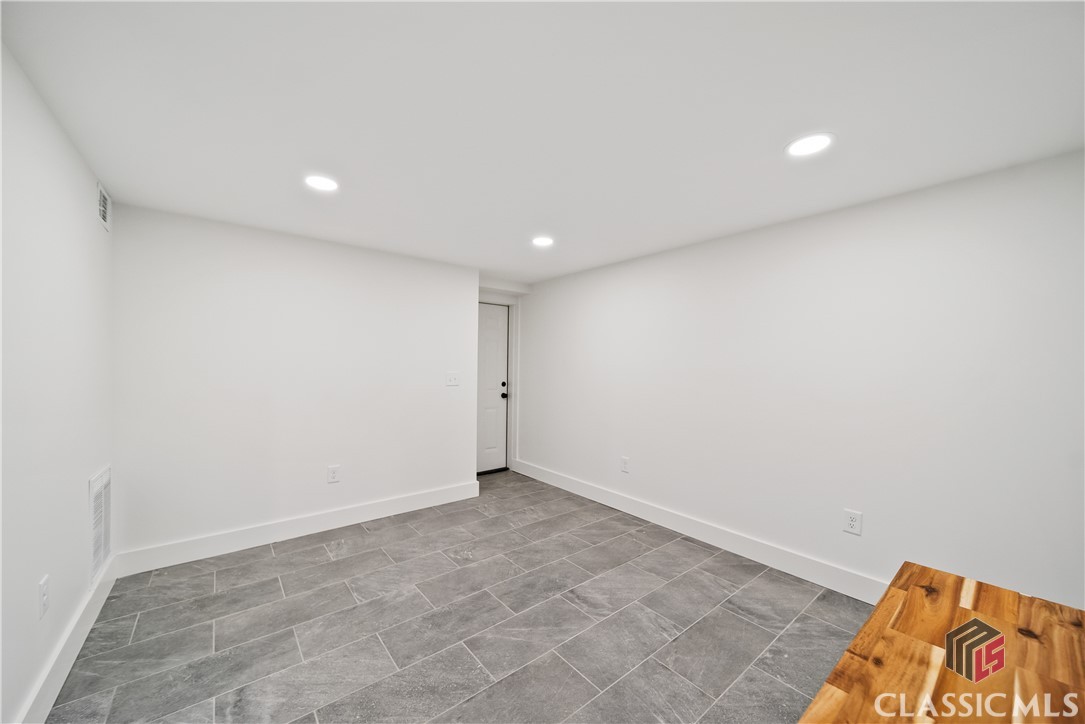 685 Pinecrest Drive