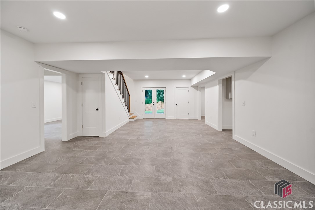 685 Pinecrest Drive
