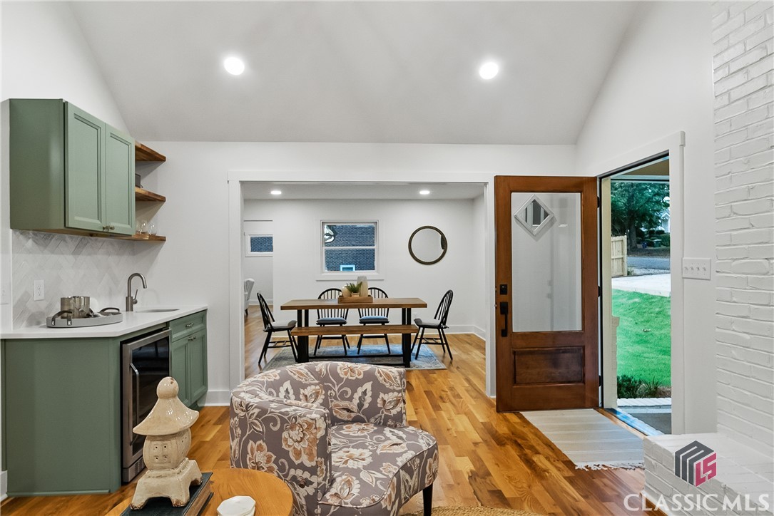 685 Pinecrest Drive
