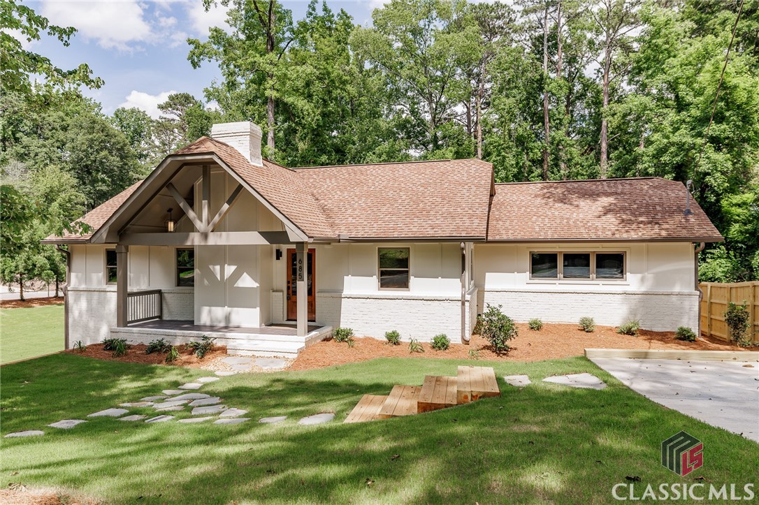 685 Pinecrest Drive