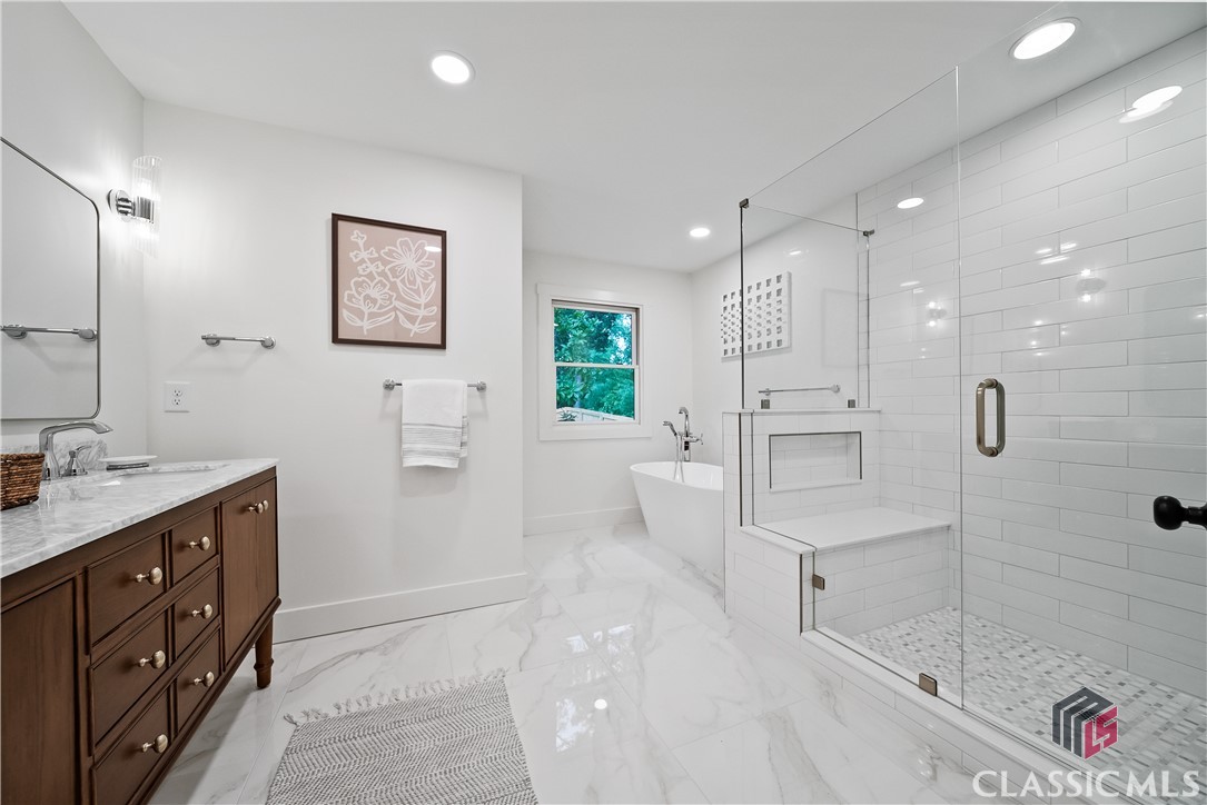 685 Pinecrest Drive