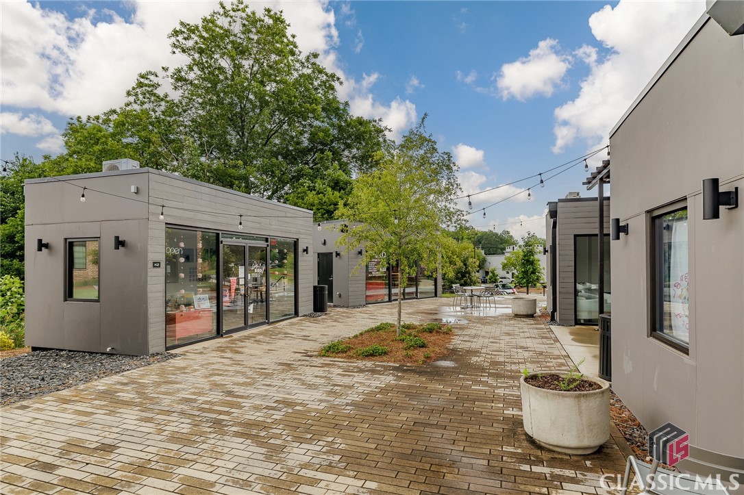 395 Cleveland Avenue