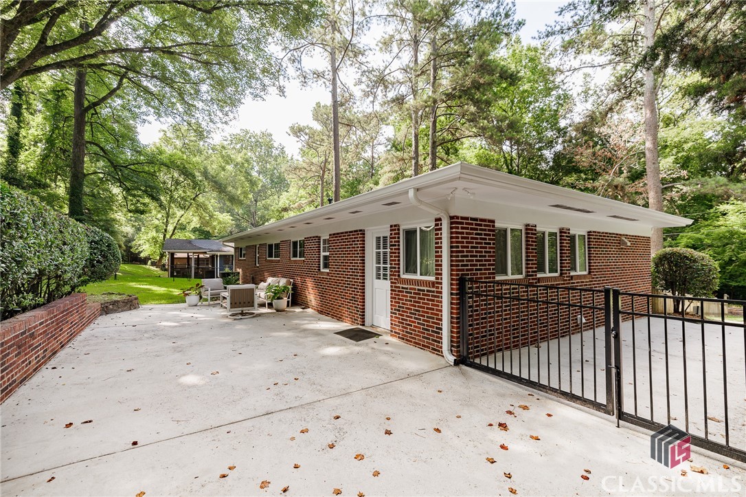 225 Riverside Drive