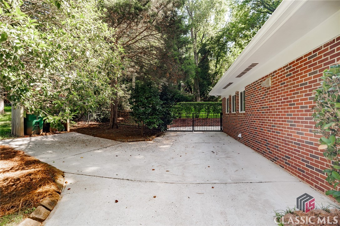 225 Riverside Drive