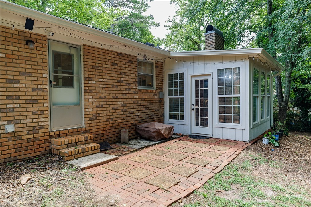 655 University Circle