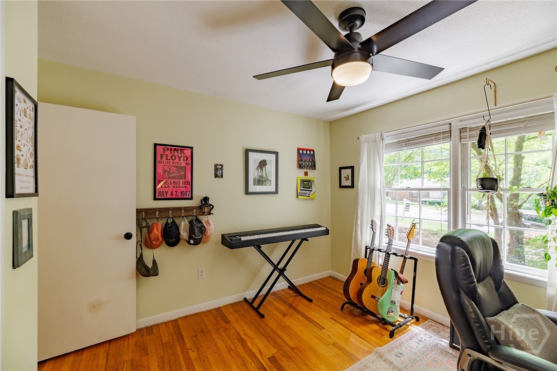 655 University Circle