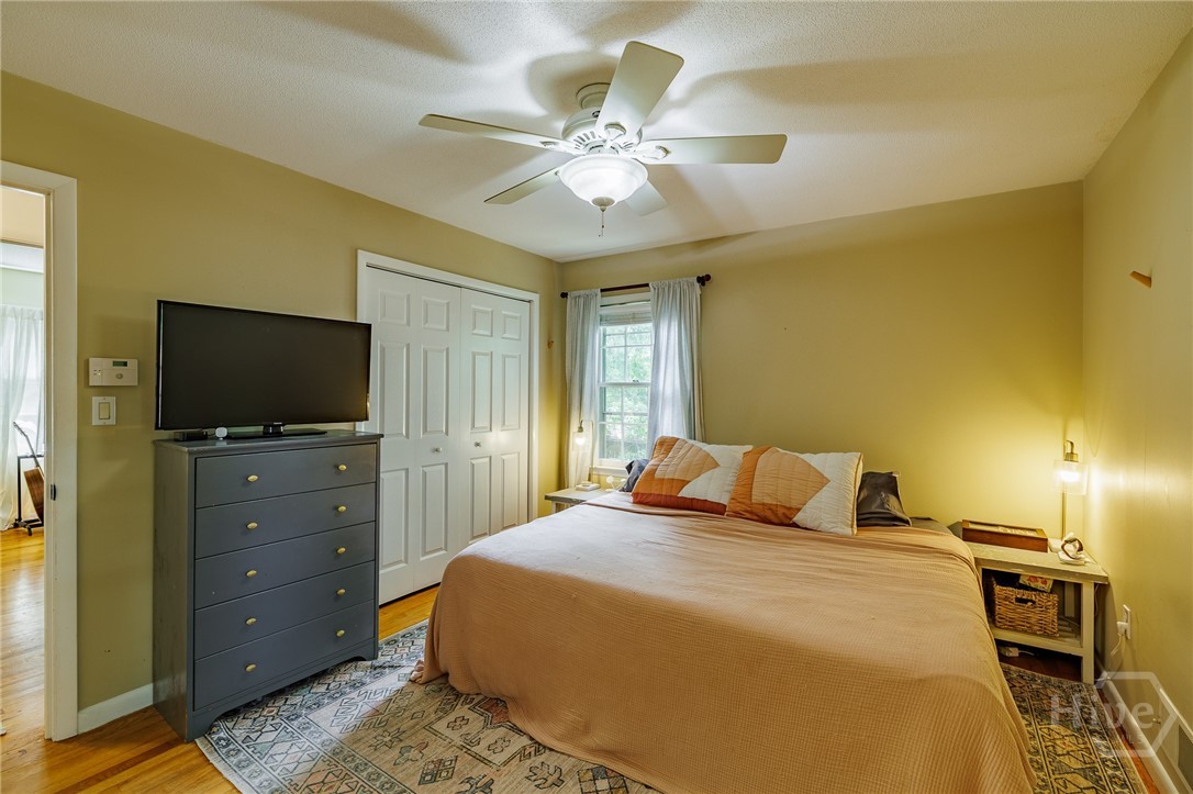 655 University Circle