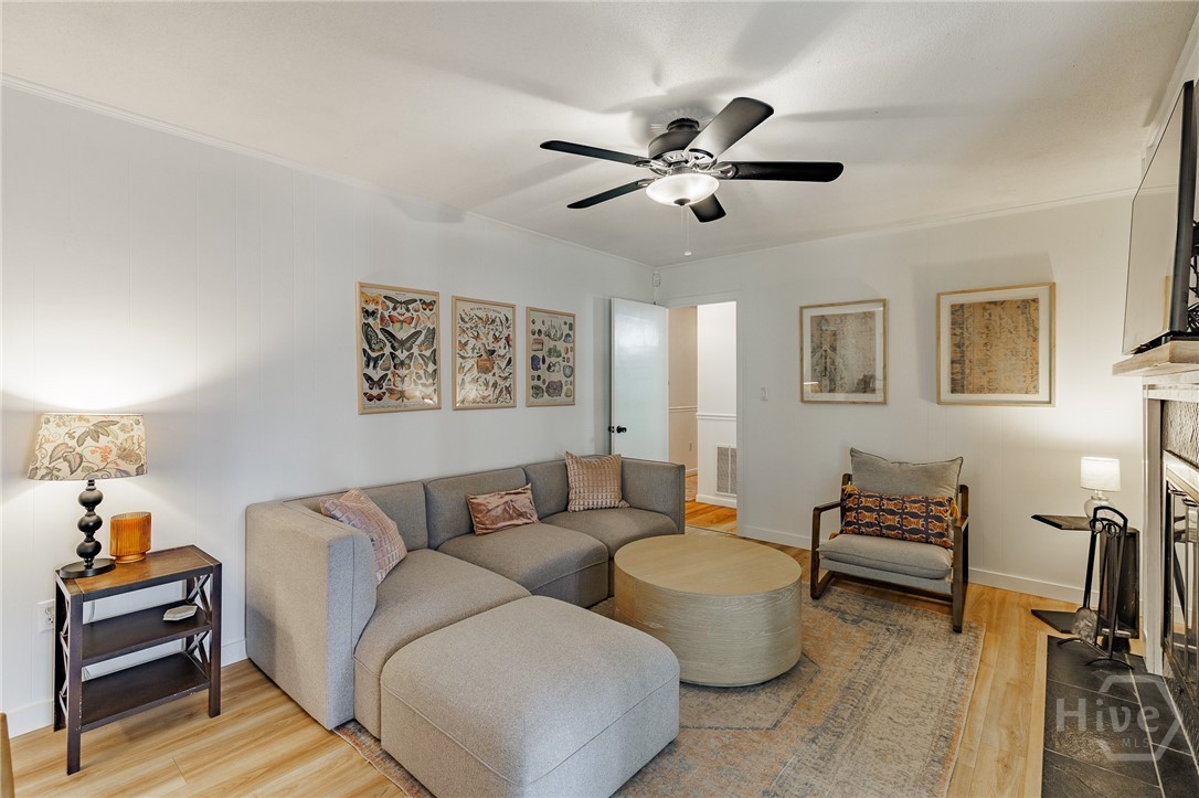 655 University Circle