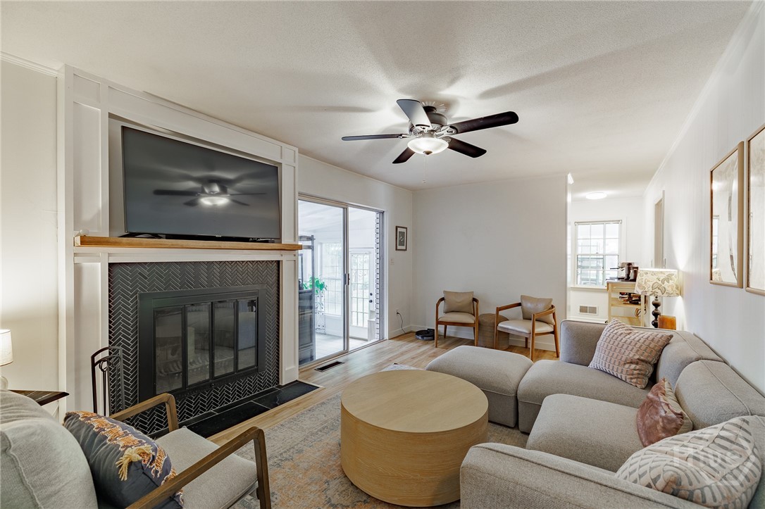 655 University Circle