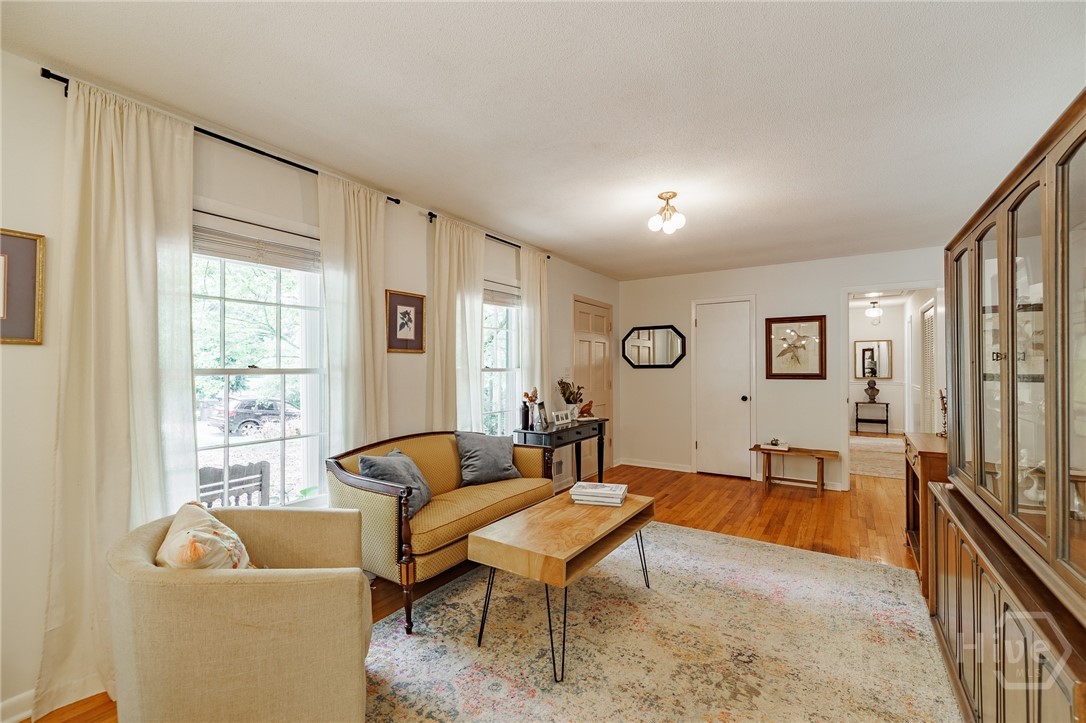 655 University Circle