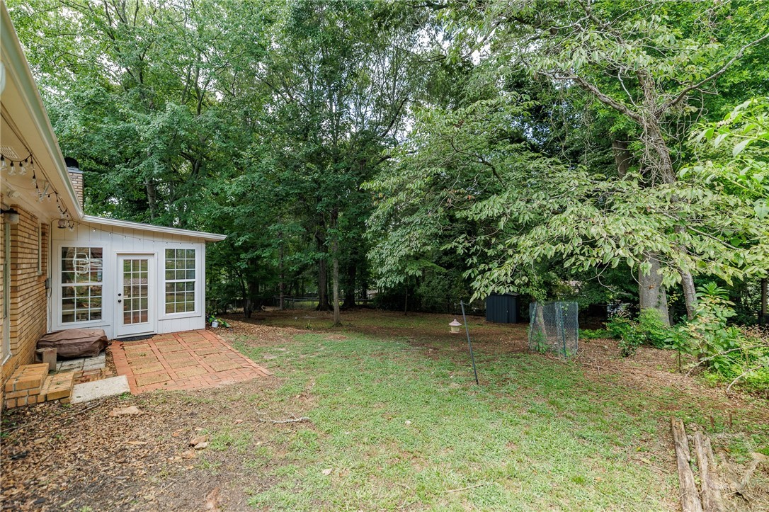 655 University Circle