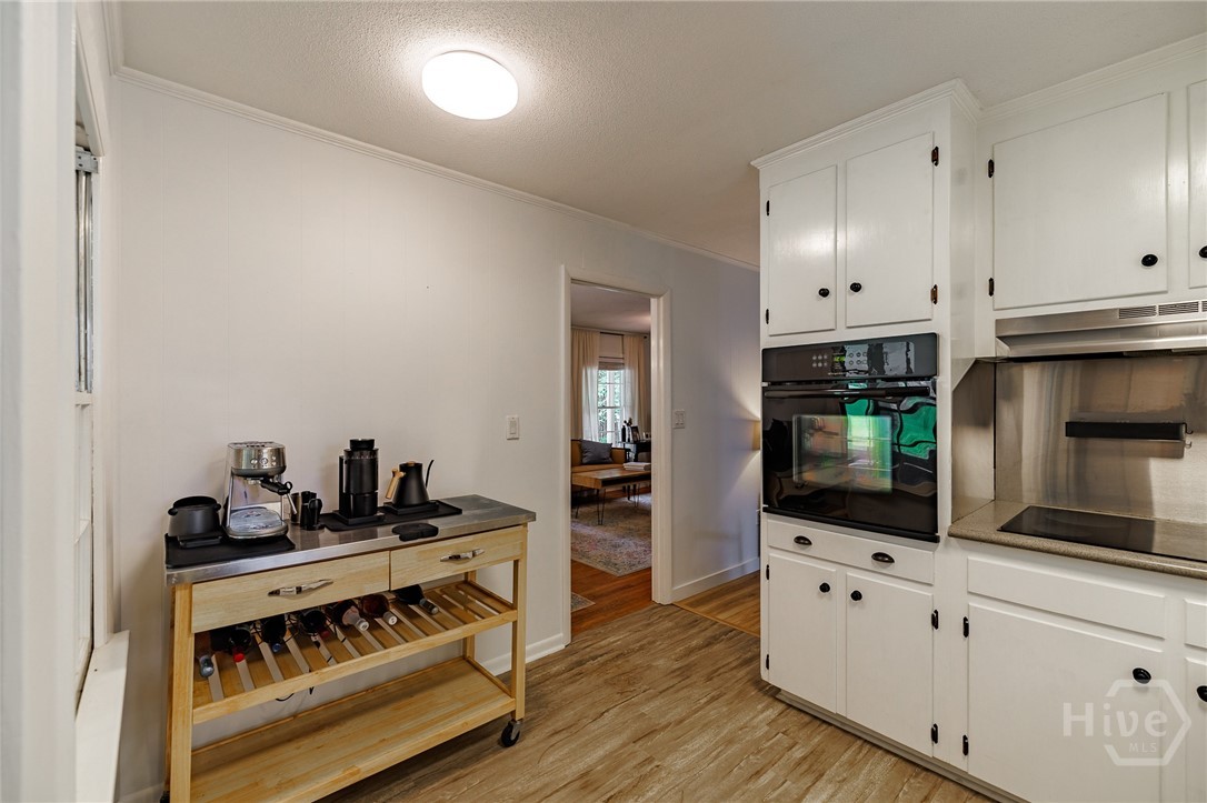 655 University Circle