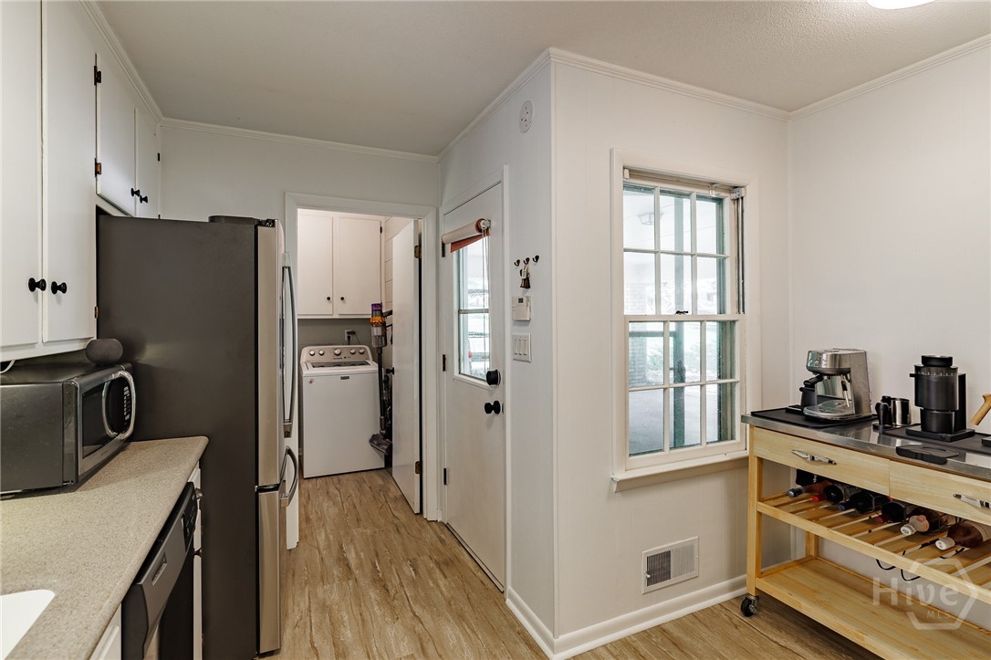 655 University Circle