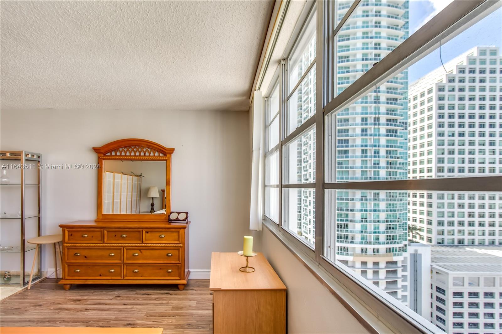 999 S Brickell Bay Dr # 1906