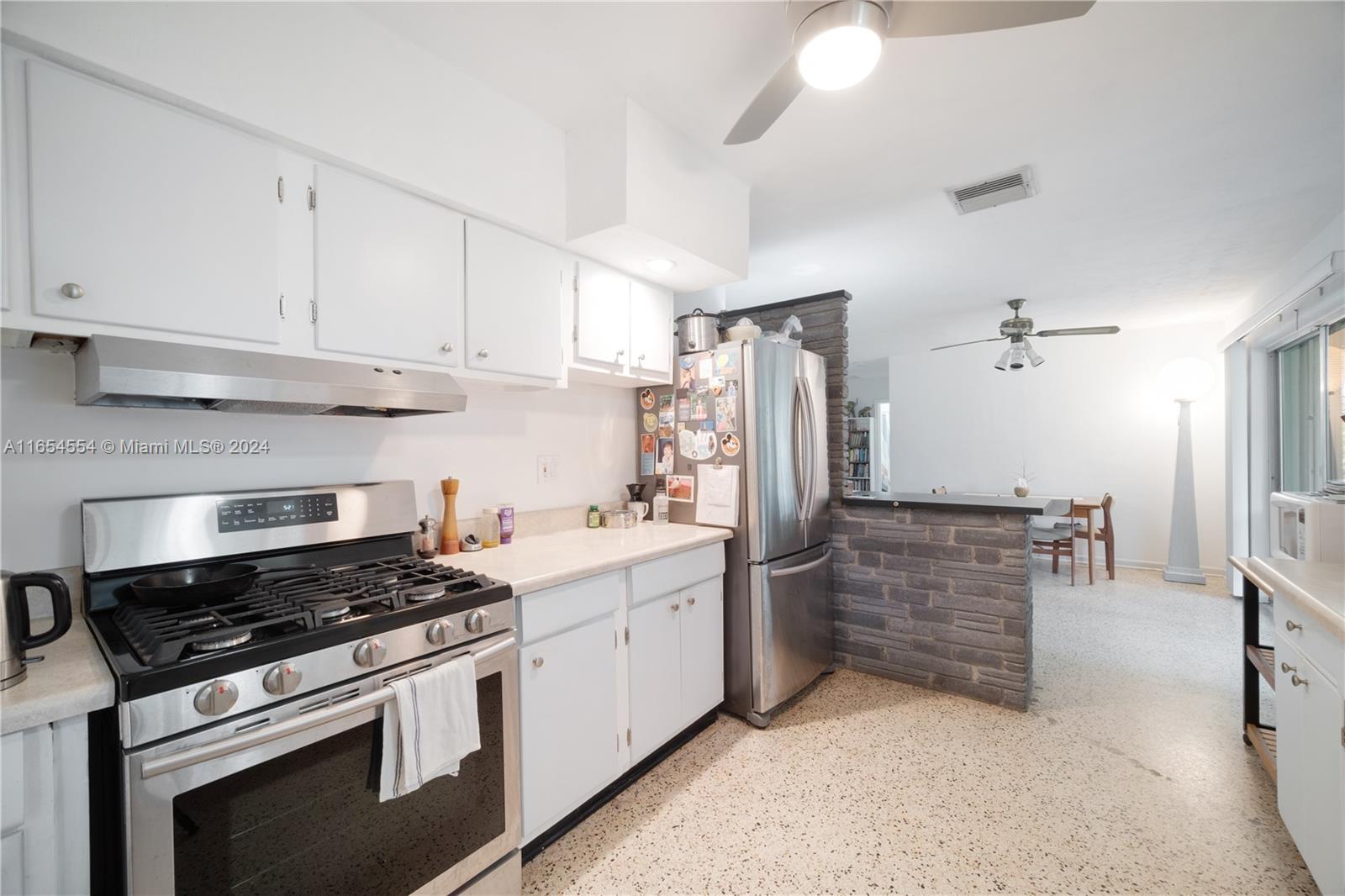 9490 N Dominican Dr
