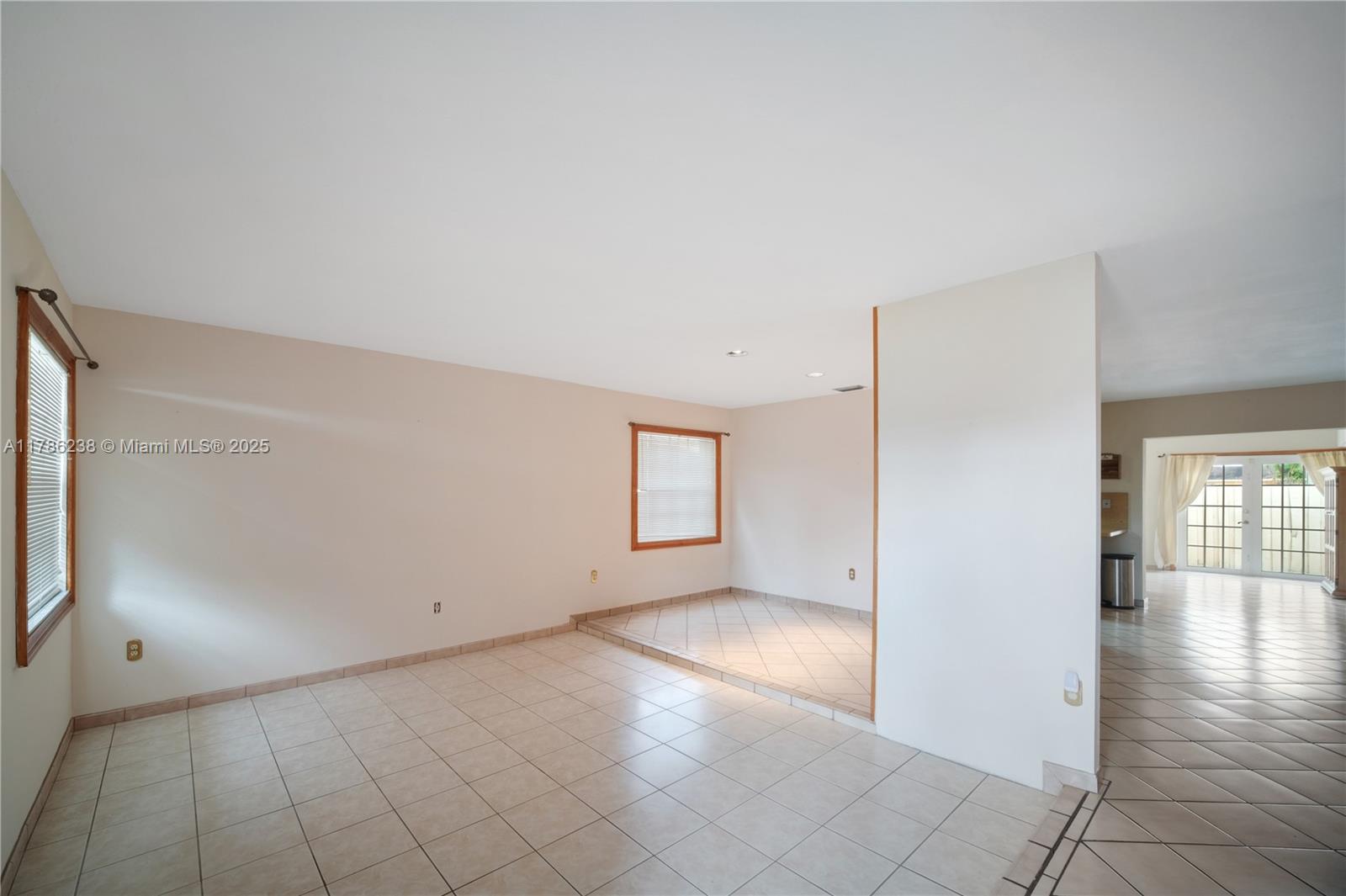 11923 SW 11th Ter # 2 Unit: D-2