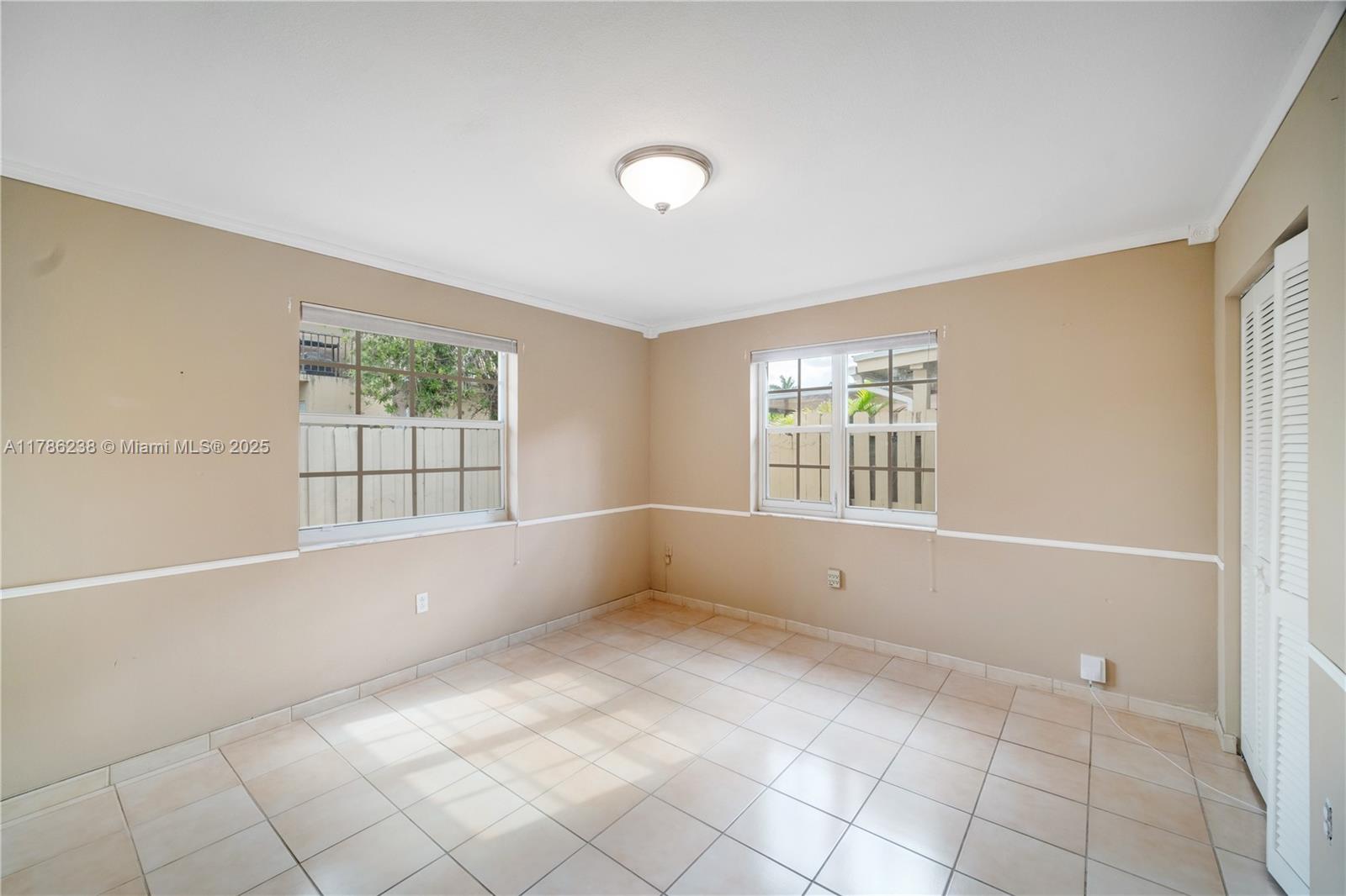 11923 SW 11th Ter # 2 Unit: D-2