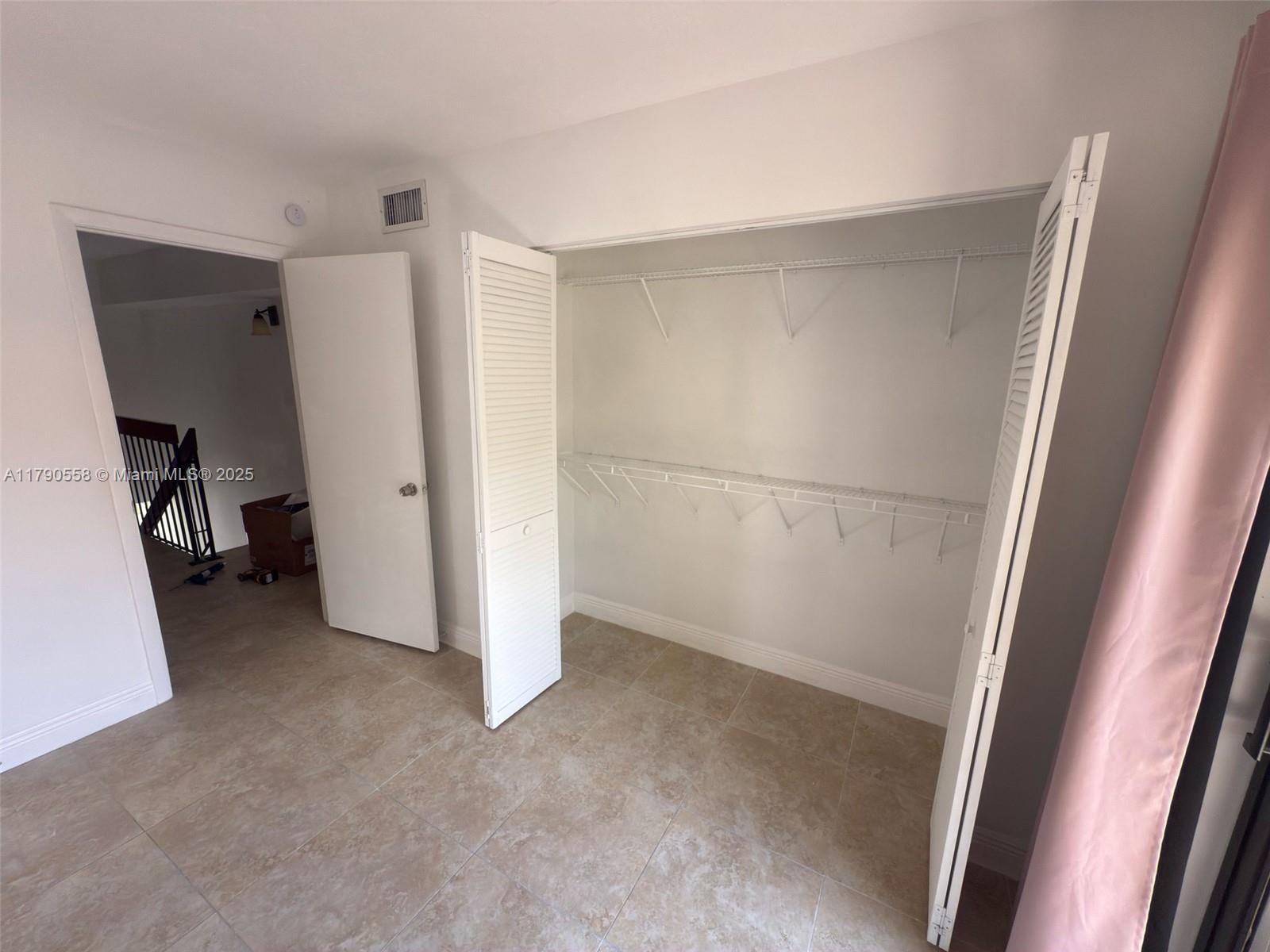 3406 SW 16th Ter # 2 Unit: D-2