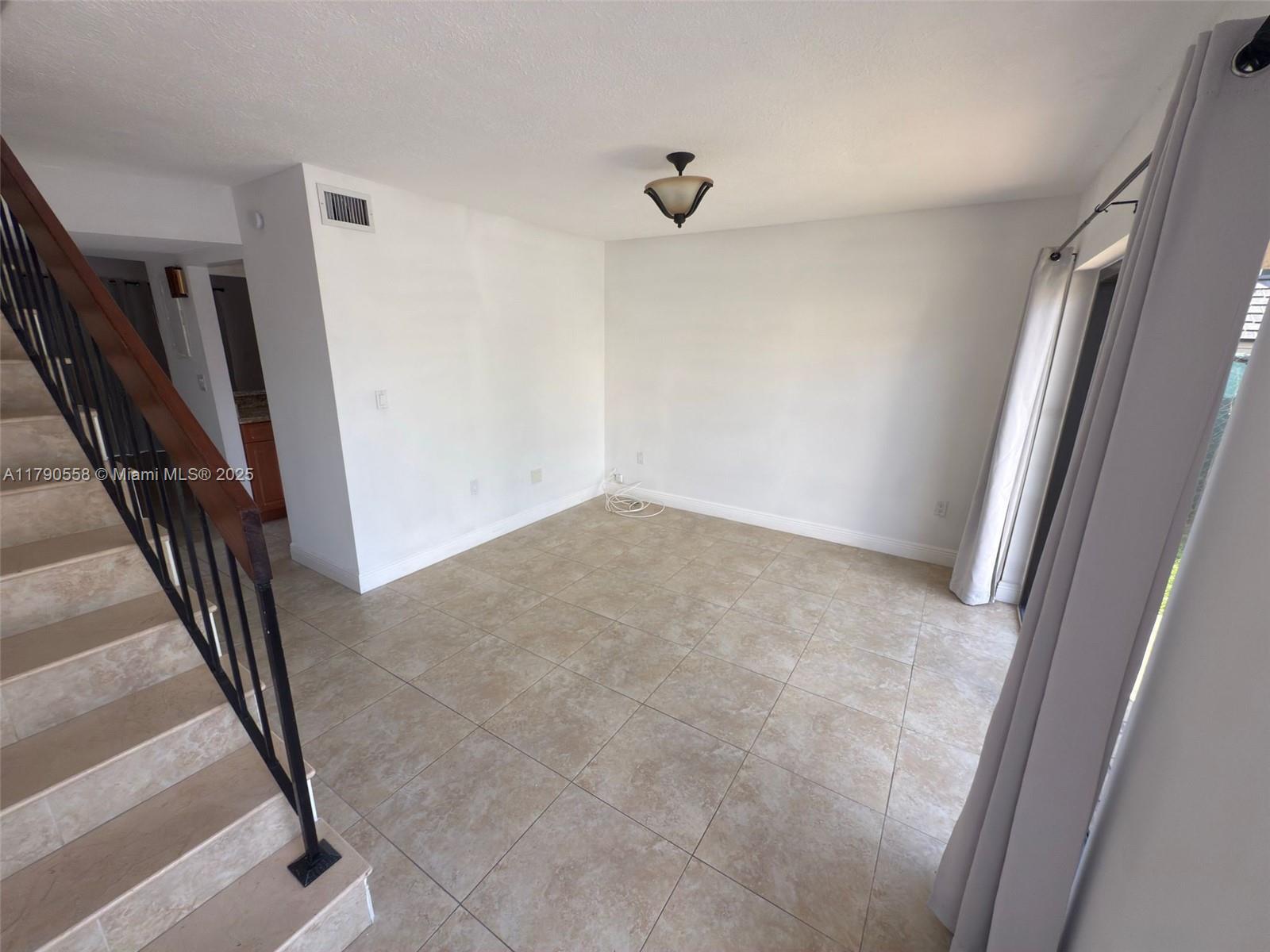 3406 SW 16th Ter # 2 Unit: D-2