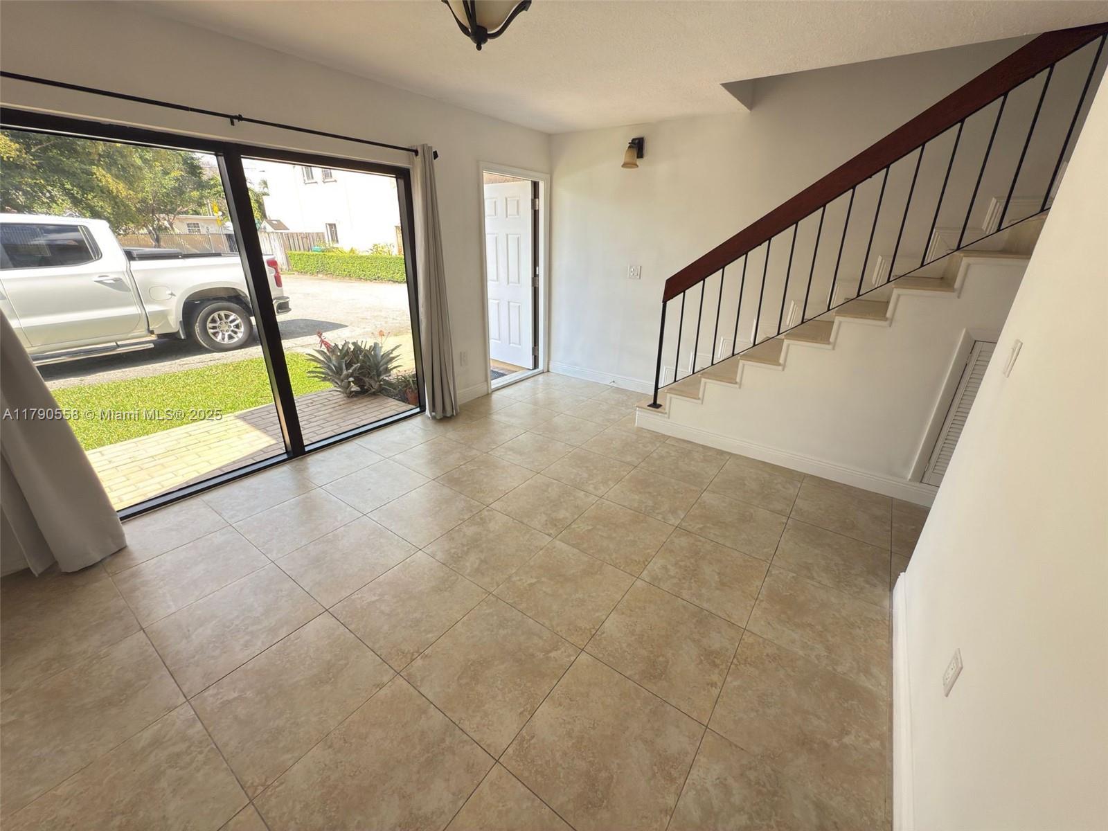 3406 SW 16th Ter # 2 Unit: D-2