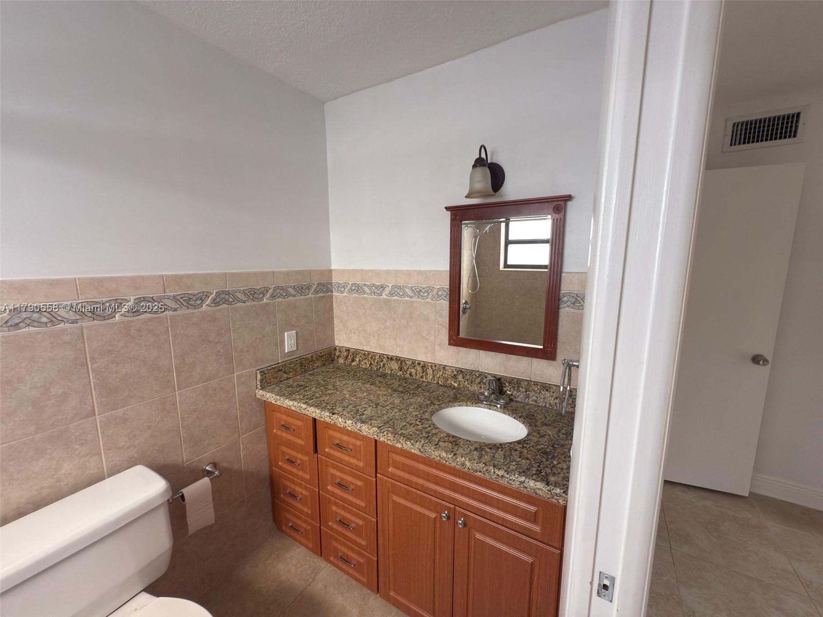 3406 SW 16th Ter # 2 Unit: D-2