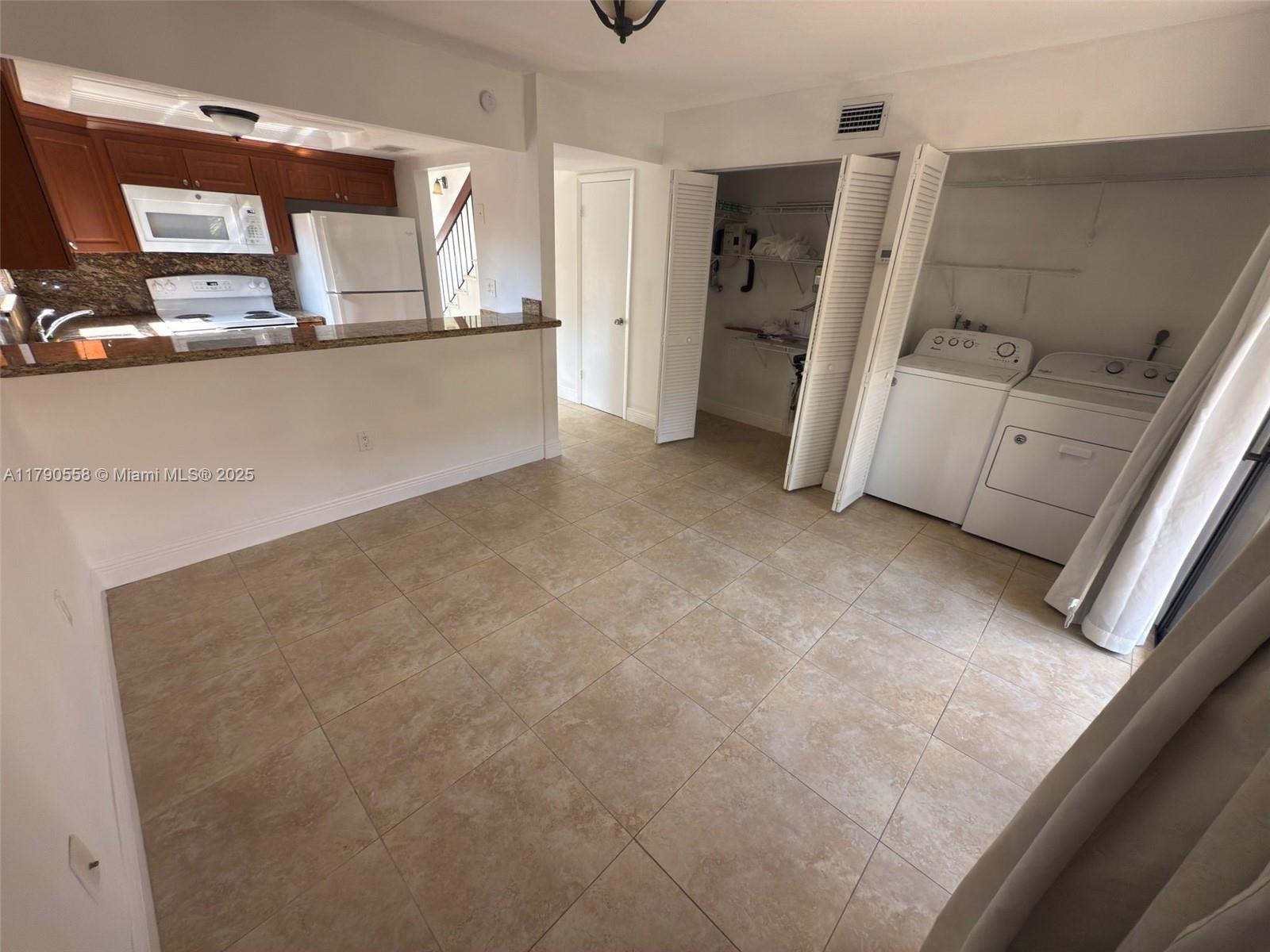 3406 SW 16th Ter # 2 Unit: D-2