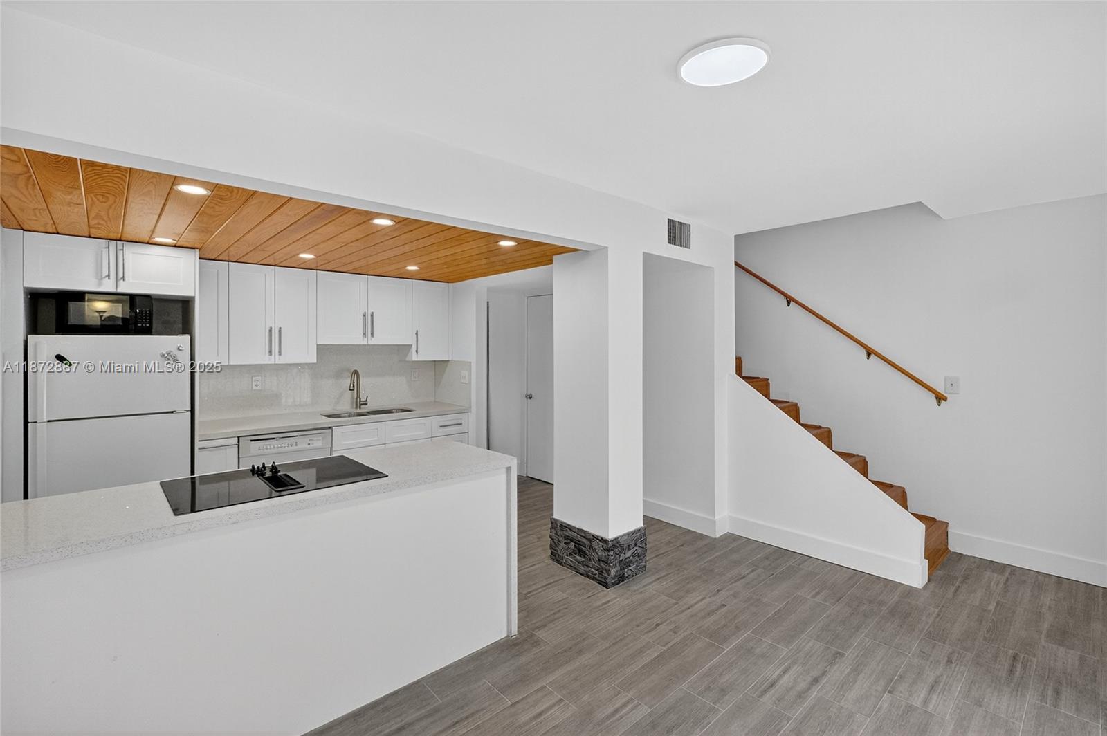 6667 Miller Dr # 13 South Miami, FL 33155