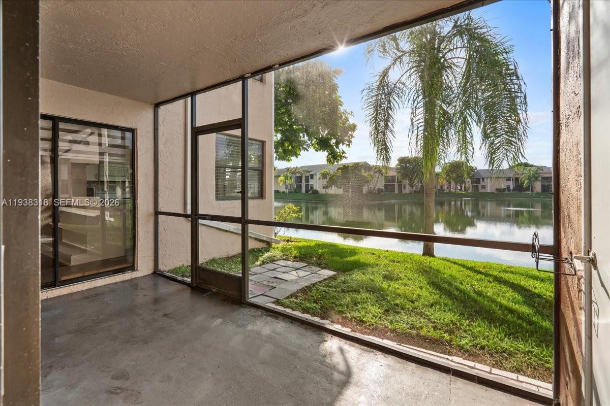 820 N Franklin Ave # 820C