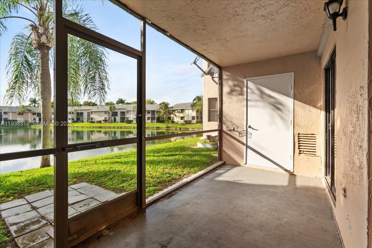 820 N Franklin Ave # 820C