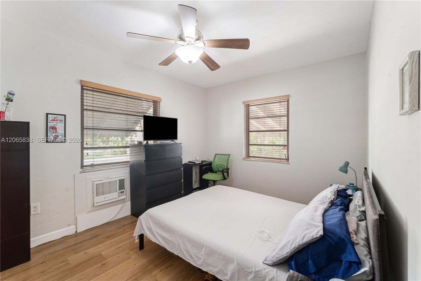 2893-2895 SW 37th Ct