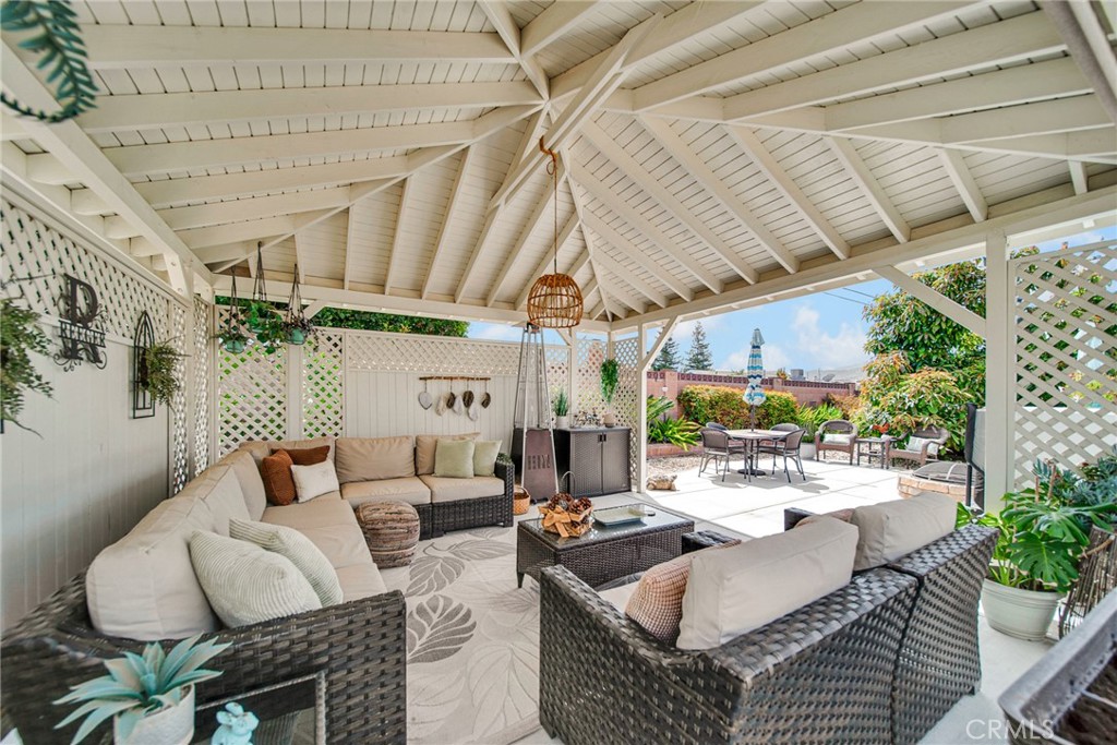 2316 Marshall Avenue